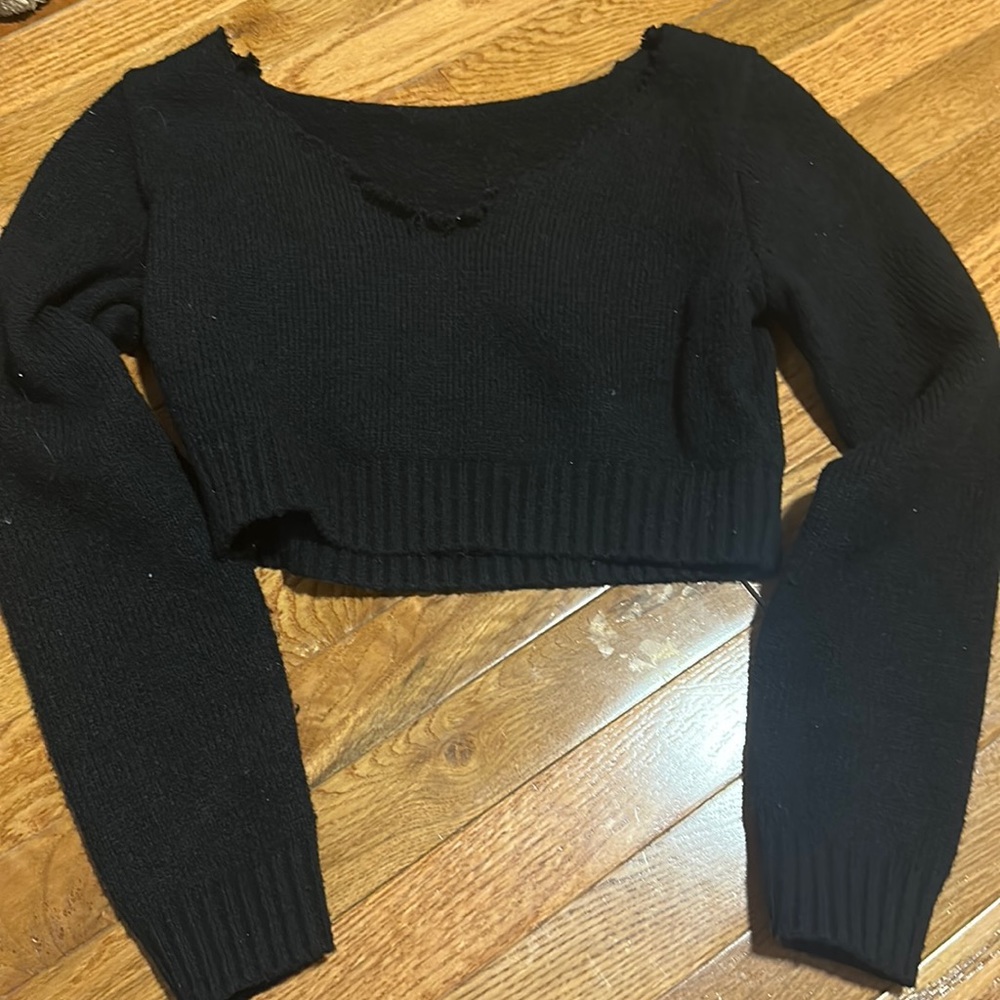 Black cropped sweater